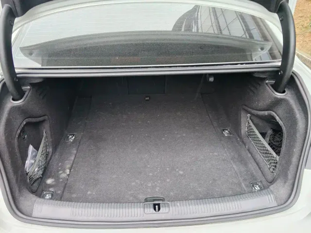 Audi A4L — Фото автомобиля 13
