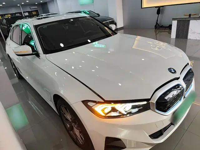 BMW i3 — Фото автомобиля 3