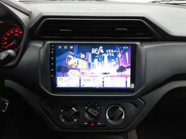Wuling Hongguang — Фото автомобиля 12