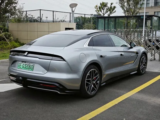 BYD U7 — Фото автомобиля 6