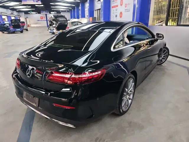 Mercedes-Benz E-Class — Фото автомобиля 10