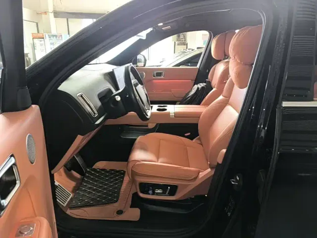 Li Auto L7 — Фото автомобиля 14