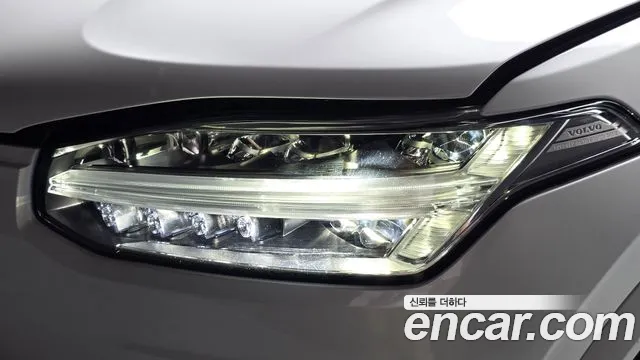 Volvo XC90 — Фото автомобиля 7