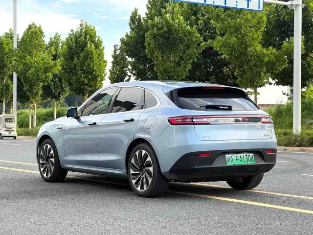 Aito M5 — Фото автомобиля 7