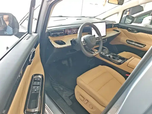 GAC Trumpchi E8 — Фото автомобиля 15