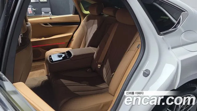 Genesis G80 RG3 — Фото автомобиля 12