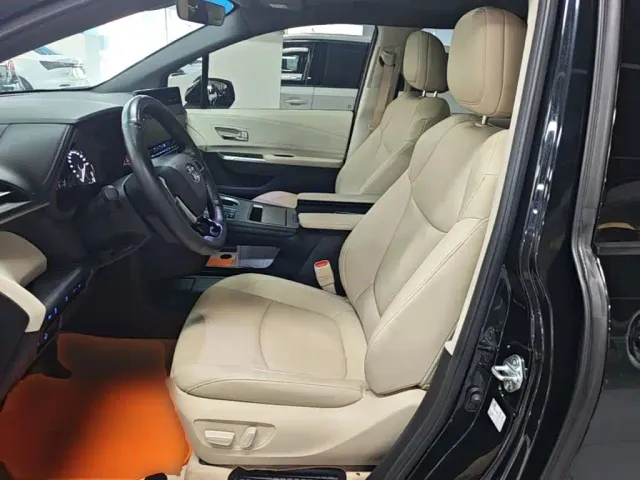 Toyota Granvia — Фото автомобиля 14