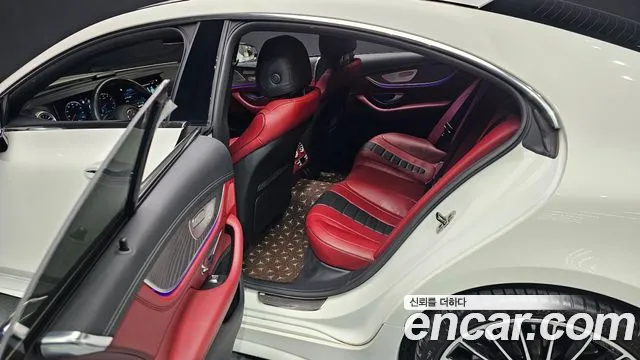 Mercedes-Benz CLS-Class — Фото автомобиля 12