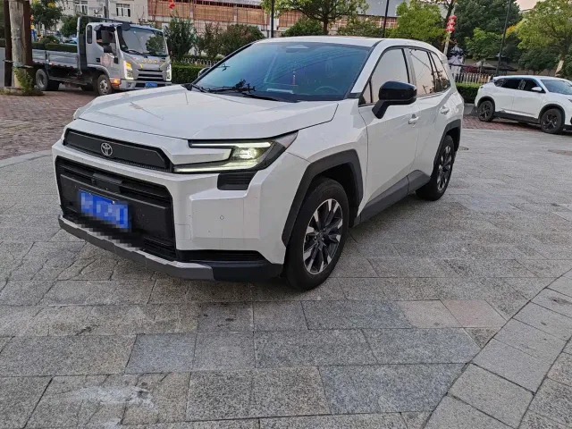 Фотография автомобиля — Toyota RAV4
