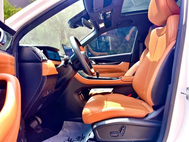 Geely Boyue L — Фото автомобиля 9