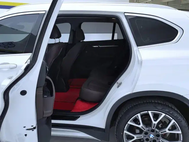 BMW X1 — Фото автомобиля 11