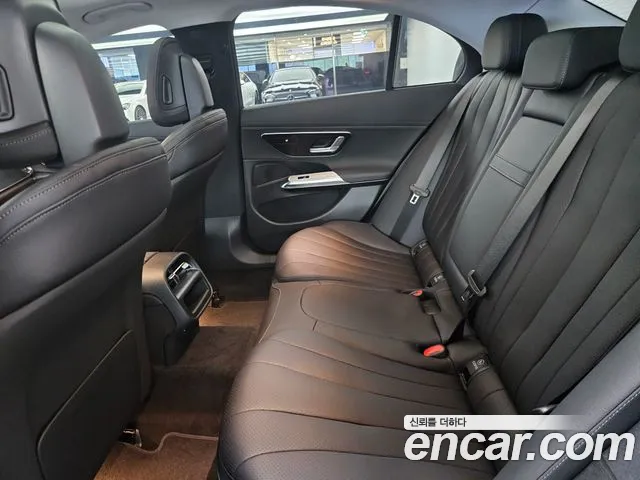 Mercedes-Benz E-Class — Фото автомобиля 9