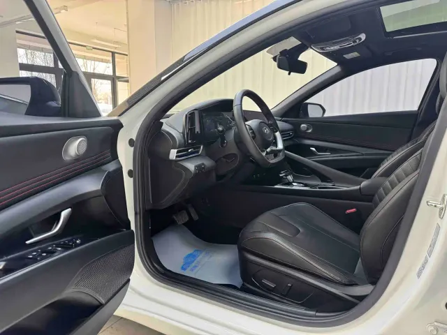 Hyundai Elantra — Фото автомобиля 7