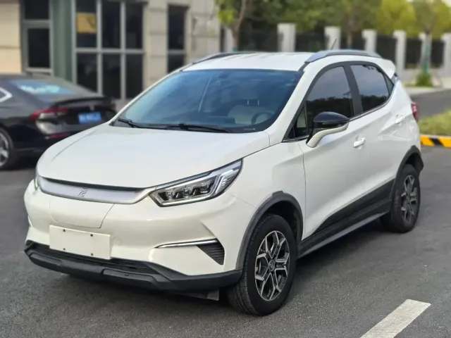 Фотография автомобиля — BYD Yuan Pro