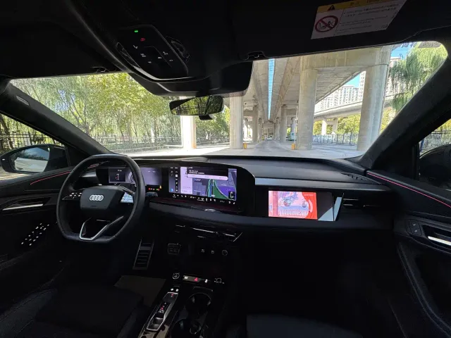 Audi Q6L e-tron — Фото автомобиля 17