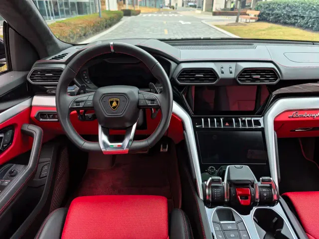 Lamborghini Urus — Фото автомобиля 12