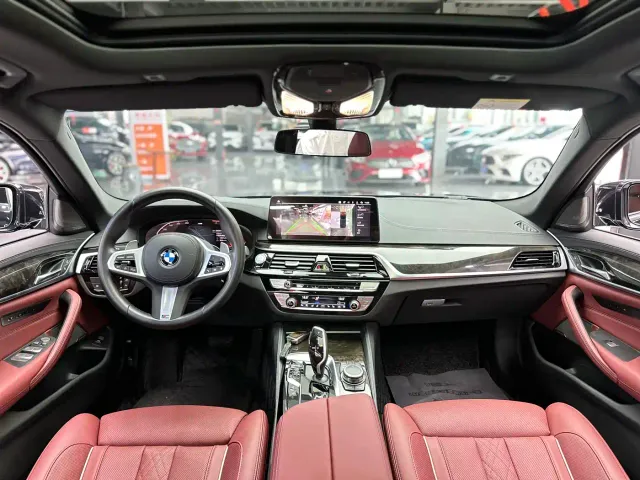 BMW 5 Series — Фото автомобиля 9