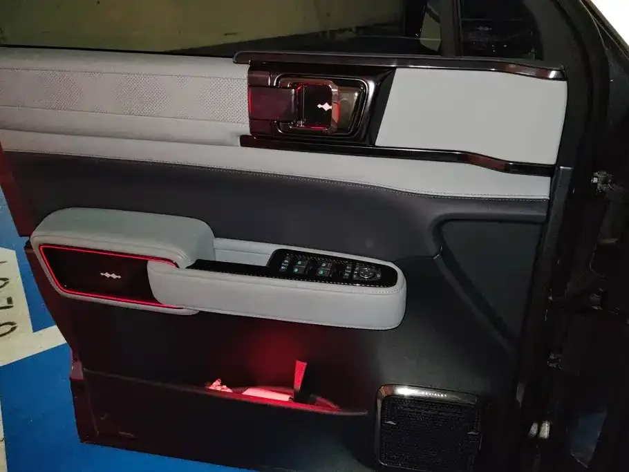 Fang Cheng Bao Leopard 5 2023 Yun Nian Flagship Edition — Фото автомобиля 7