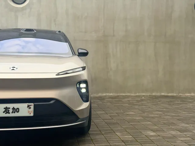 Nio ES8 — Фото автомобиля 4