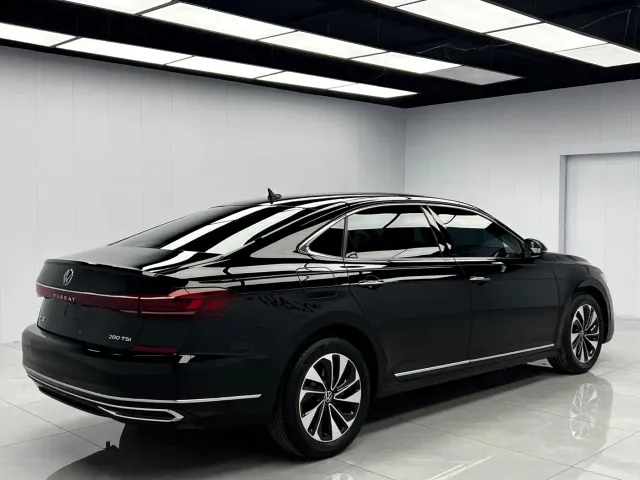 Volkswagen Passat — Фото автомобиля 4