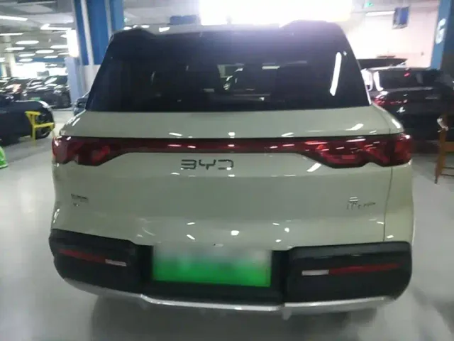 BYD Yuan UP — Фото автомобиля 5