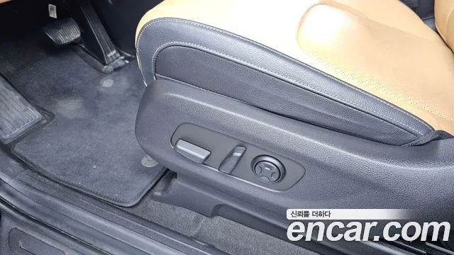 Kia Carnival Generation 4 — Фото автомобиля 16