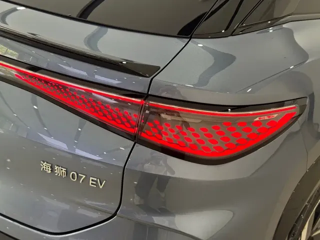 BYD Sealion 07 EV — Фото автомобиля 6