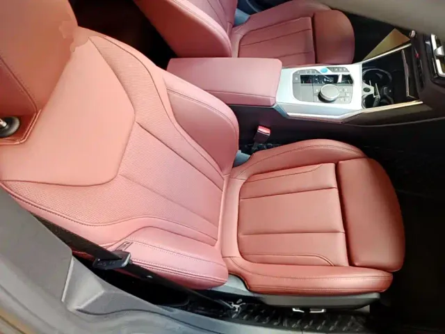BMW i4 — Фото автомобиля 24