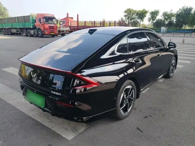 Wuling Starlight — Фото автомобиля 6