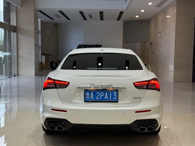 Maserati Ghibli — Фото автомобиля 18