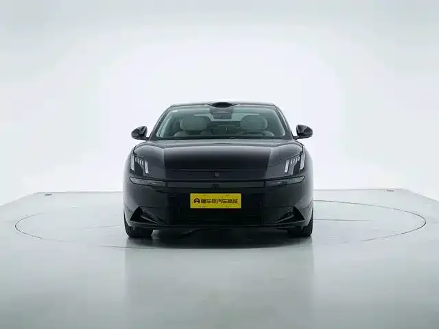 Lynk & Co 10 EM-P — Фото автомобиля 9