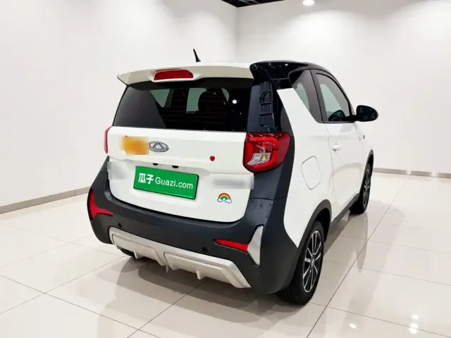 QQ New Energy Little Ant 2022 Facelift Sweet Edition Half Sugar LFP 30.7kWh 30kW 301km — Фото автомобиля 6