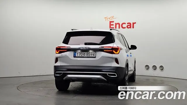 Kia Seltos — Фото автомобиля 4