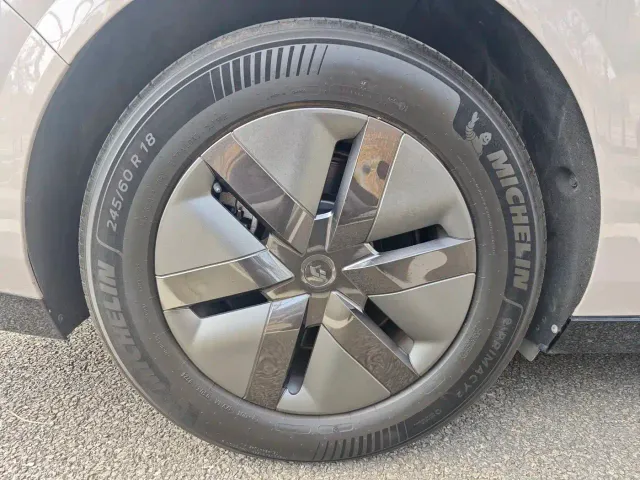Li Auto MEGA — Фото автомобиля 15