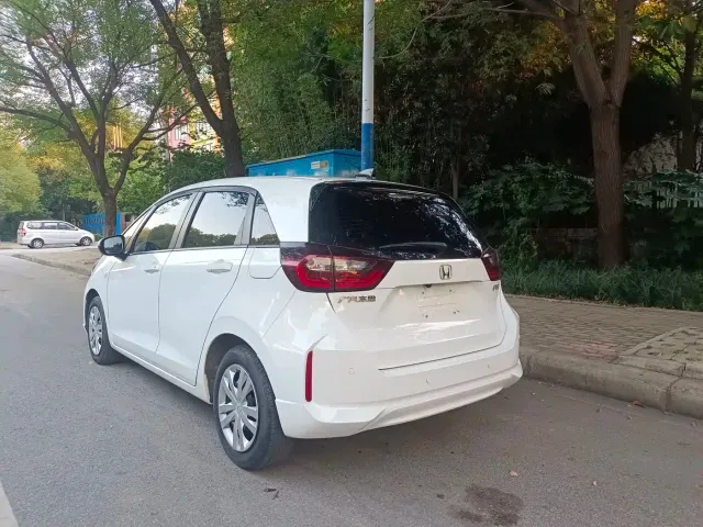 Honda Fit — Фото автомобиля 8