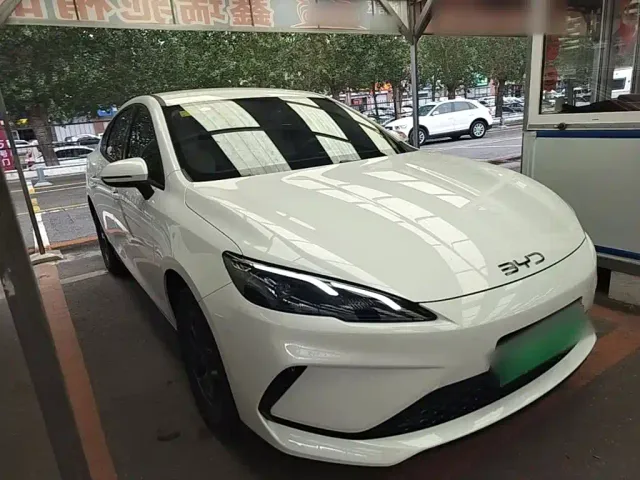 BYD Seal 05 DM-i — Фото автомобиля 3