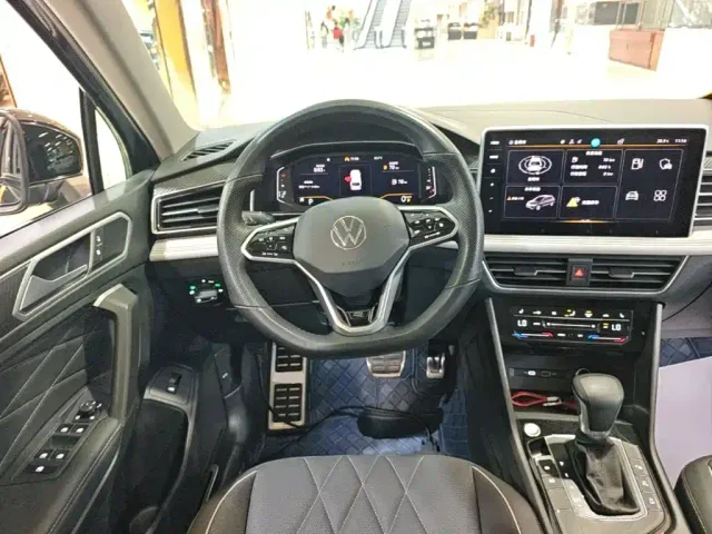Volkswagen Tiguan L — Фото автомобиля 10
