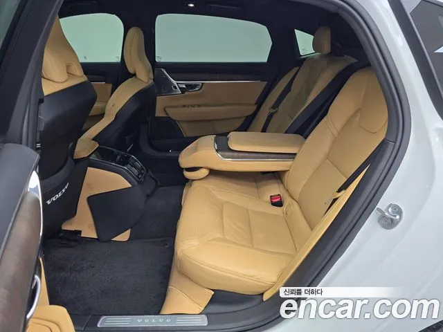 Volvo S90 — Фото автомобиля 10