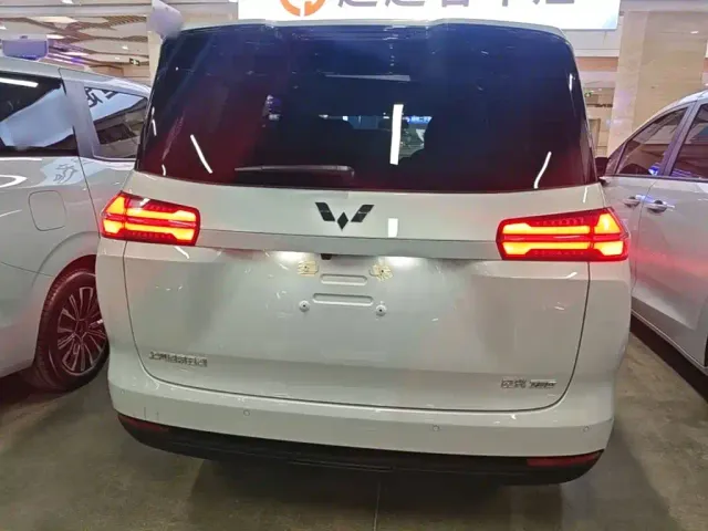 Wuling Starlight 730 — Фото автомобиля 5