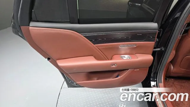Genesis G90 Бензин 3.5 турбо AWD — Фото автомобиля 22
