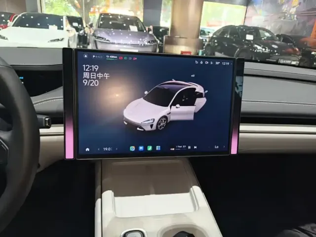 Xiaomi SU7 — Фото автомобиля 12