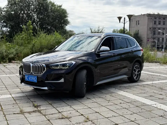 Фотография автомобиля — BMW X1