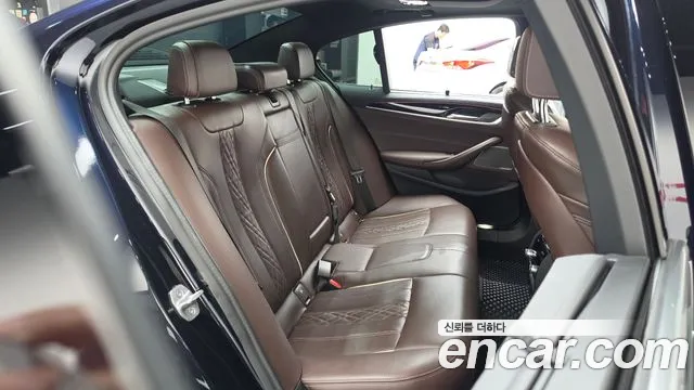 BMW 5 Series G30 — Фото автомобиля 17
