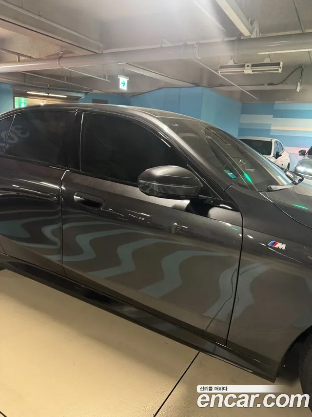 BMW 5 Series G60 — Фото автомобиля 11