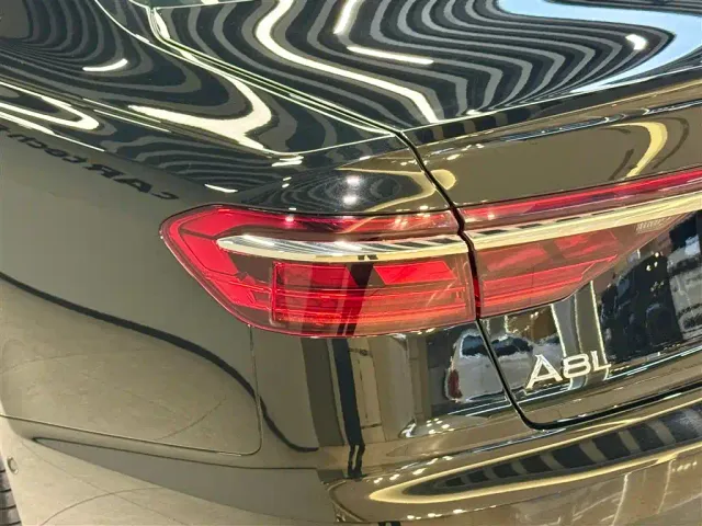 Audi A8 — Фото автомобиля 8