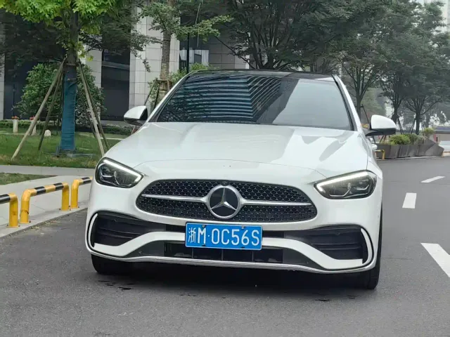 Mercedes-Benz C-Class — Фото автомобиля 2