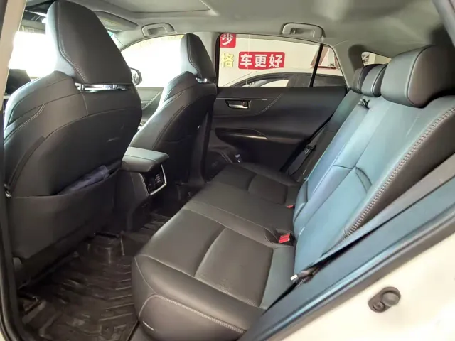 Toyota Venza — Фото автомобиля 10