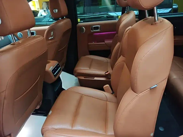 Li Auto L8 — Фото автомобиля 16
