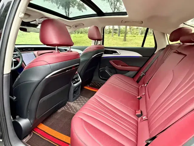 Hongqi H5 — Фото автомобиля 5