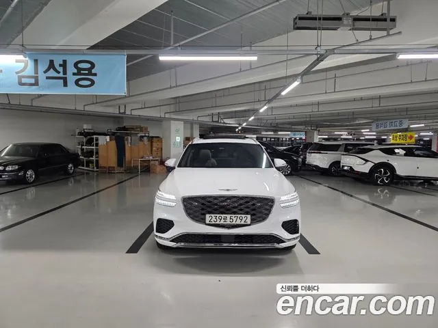 Genesis GV70 — Фото автомобиля 15